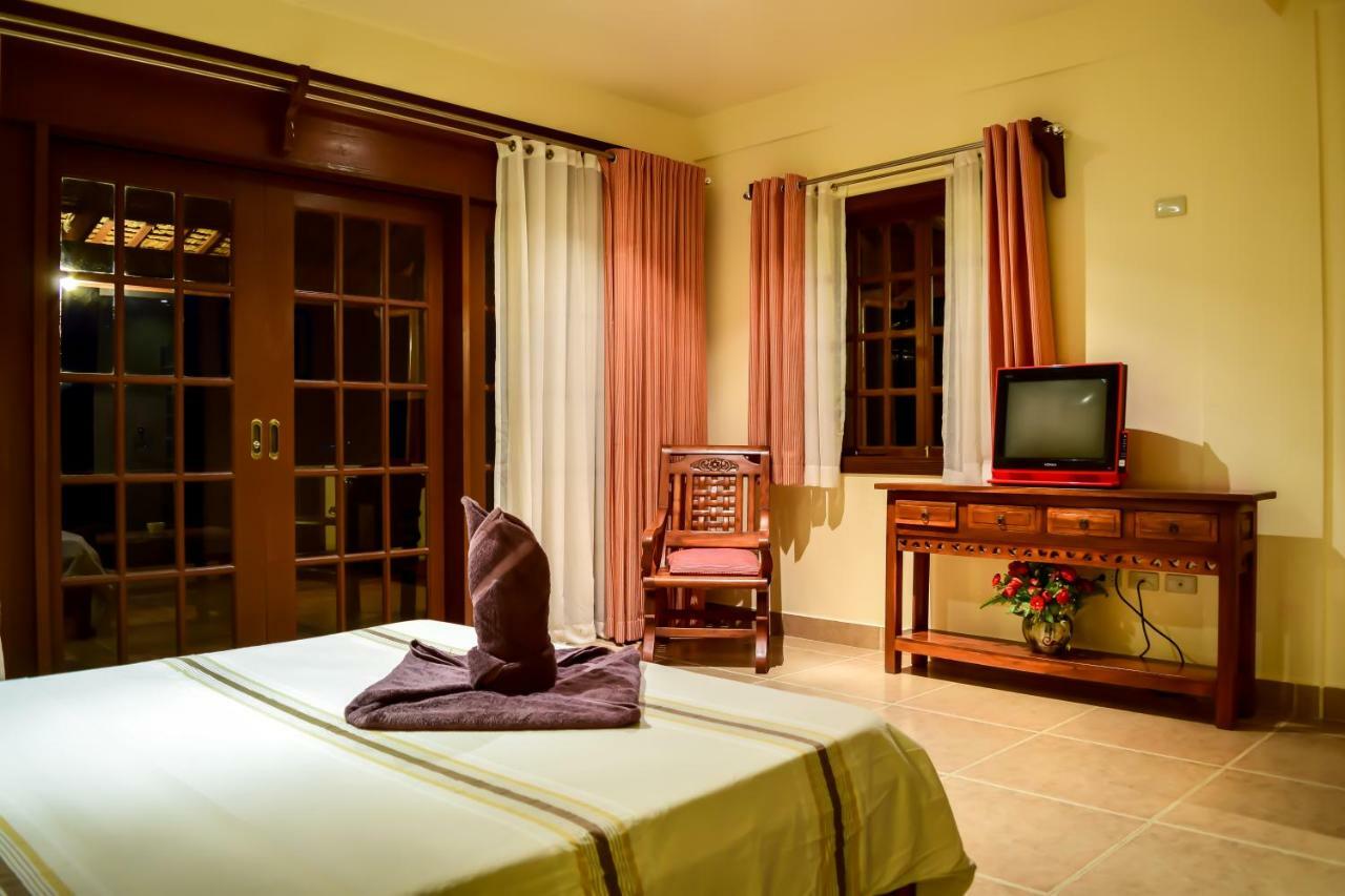Tribal Hills Mountain Resort Puerto Galera Exterior photo